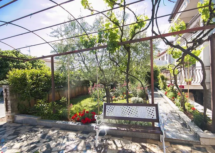 2 App For 3 Persons With 2 Terraces Near Beach&town アパート