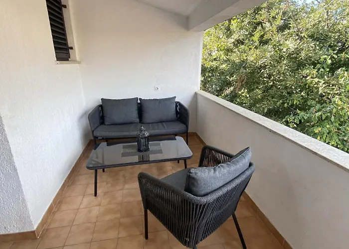 2 App For 3 Persons With 2 Terraces Near Beach&town 포레치
